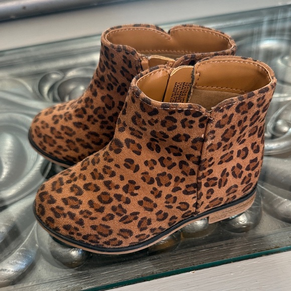 Cat & Jack Leopard 6 Toddler Animal Print Kids Ankle Boots - Picture 1 of 9
